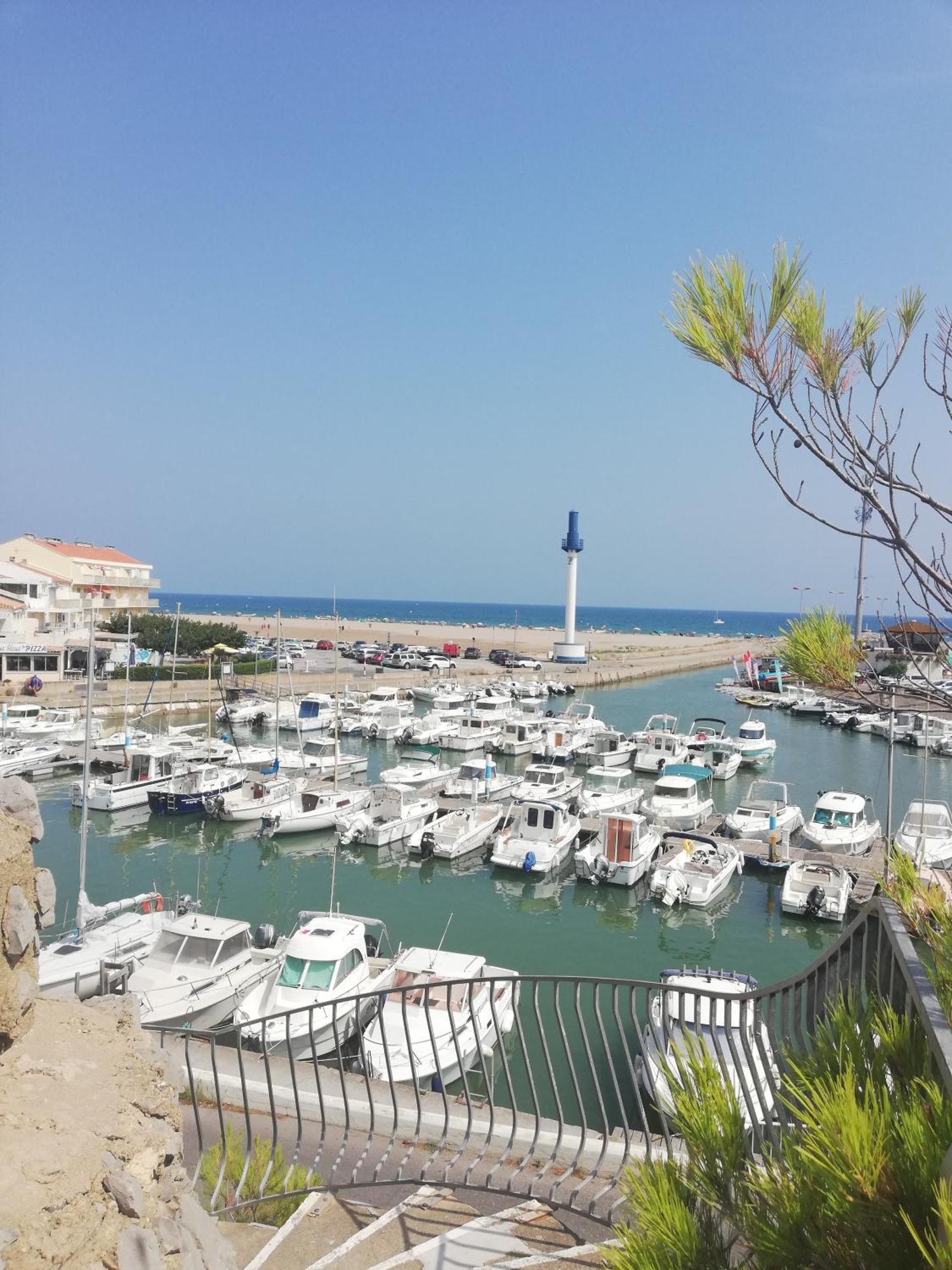 Superbe Appartement Avec Vue Sur Mer Et Port, Parking Prive Saint-Pierre-la-Mer  Экстерьер фото