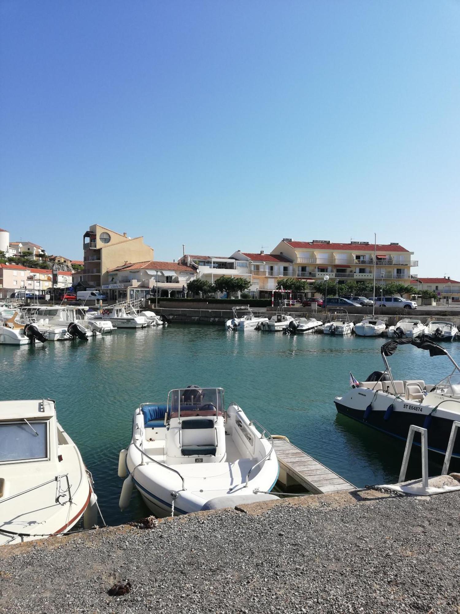 Superbe Appartement Avec Vue Sur Mer Et Port, Parking Prive Saint-Pierre-la-Mer  Экстерьер фото