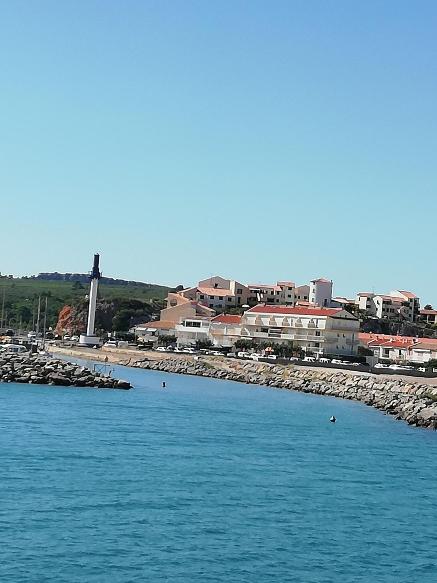 Superbe Appartement Avec Vue Sur Mer Et Port, Parking Prive Saint-Pierre-la-Mer  Экстерьер фото